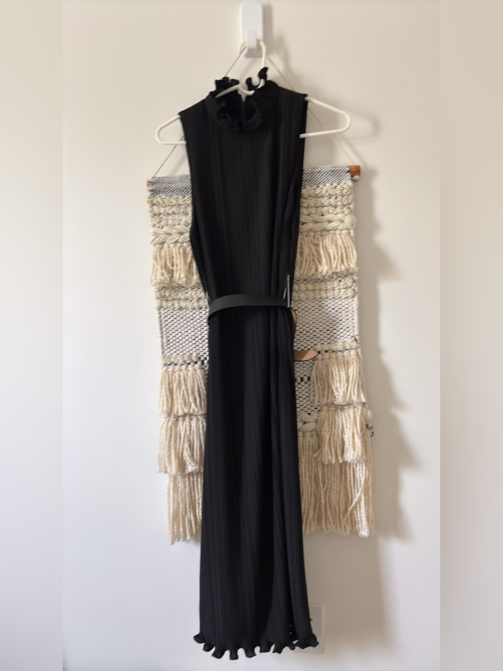 Alice + Olivia Shayna Pleated Ruffle Collar Sleeveless Dress With Belt size 6